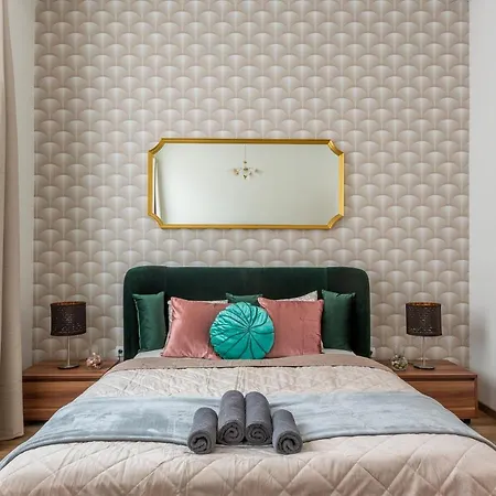 דירה Explore From A Luxurious Cozy