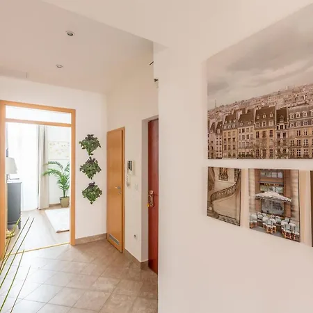 Explore From A Luxurious Cozy Lägenhet *