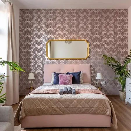 Explore From A Luxurious Cozy *