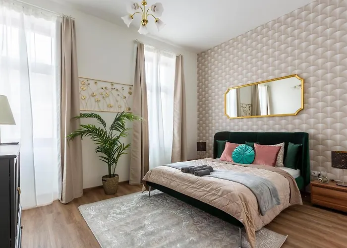 Explore From A Luxurious Cozy Lägenhet Budapest