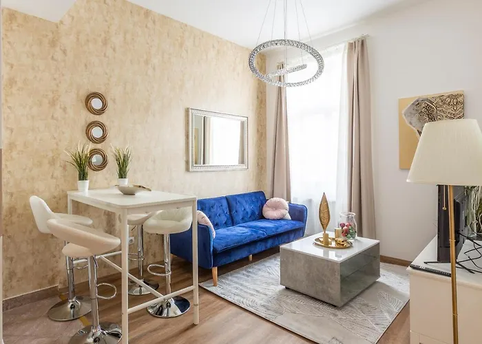 Explore From A Luxurious Cozy * Budapest