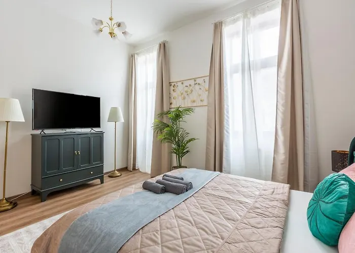 Explore From A Luxurious Cozy Lägenhet *