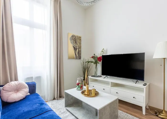 Explore From A Luxurious Cozy Budapest